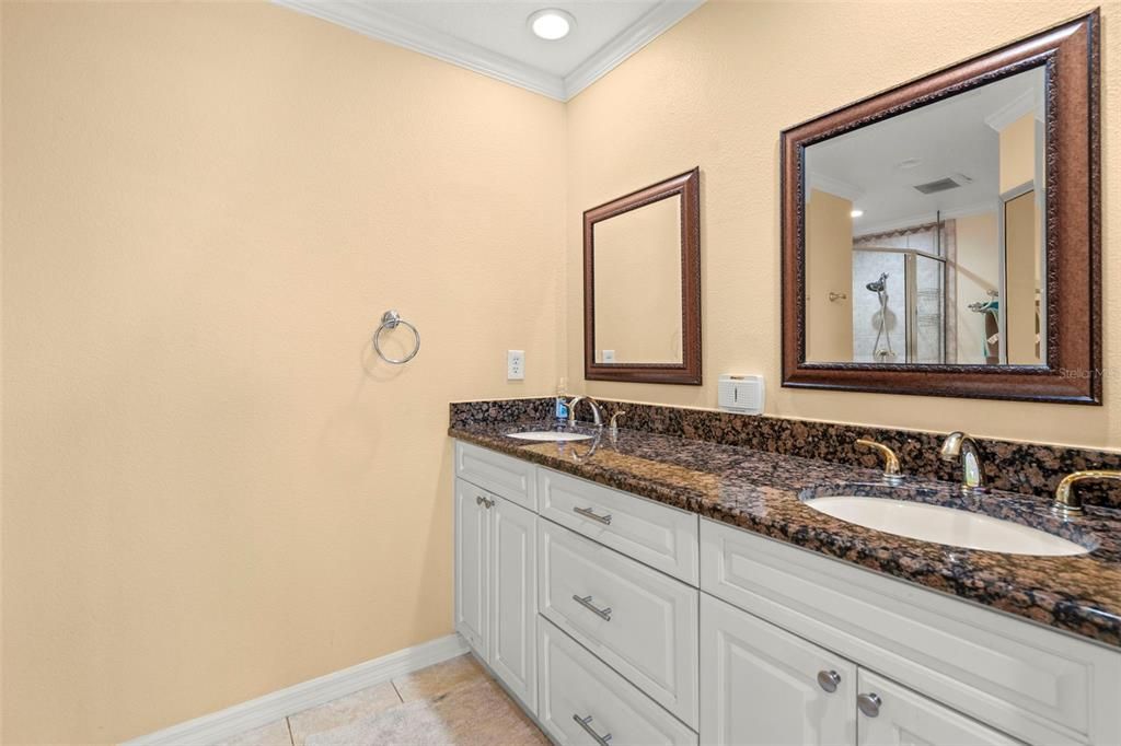 Bathroom, Dual Sink Vanities, Interior, Recessed Lighting