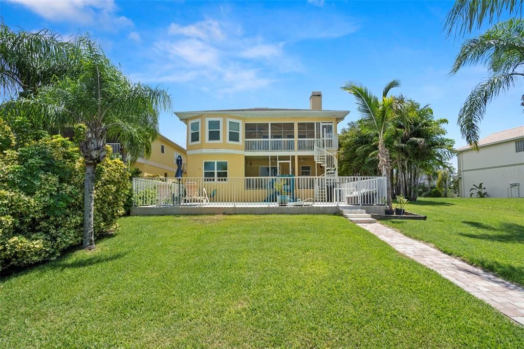 Backyard, Exterior