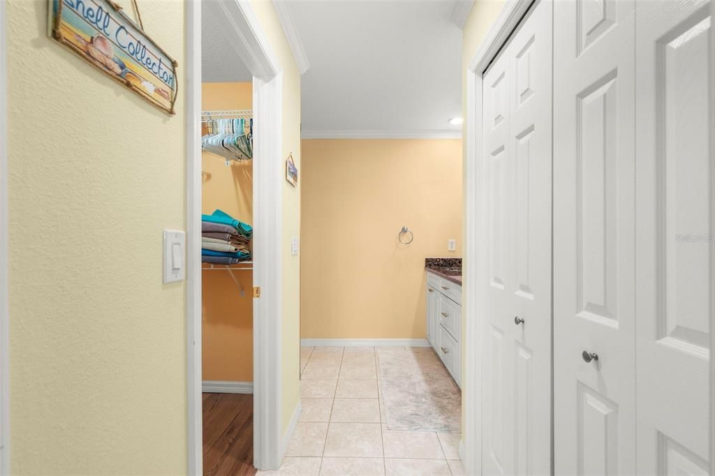 Bathroom, Interior, Recessed Lighting, Wood Texture Flooring