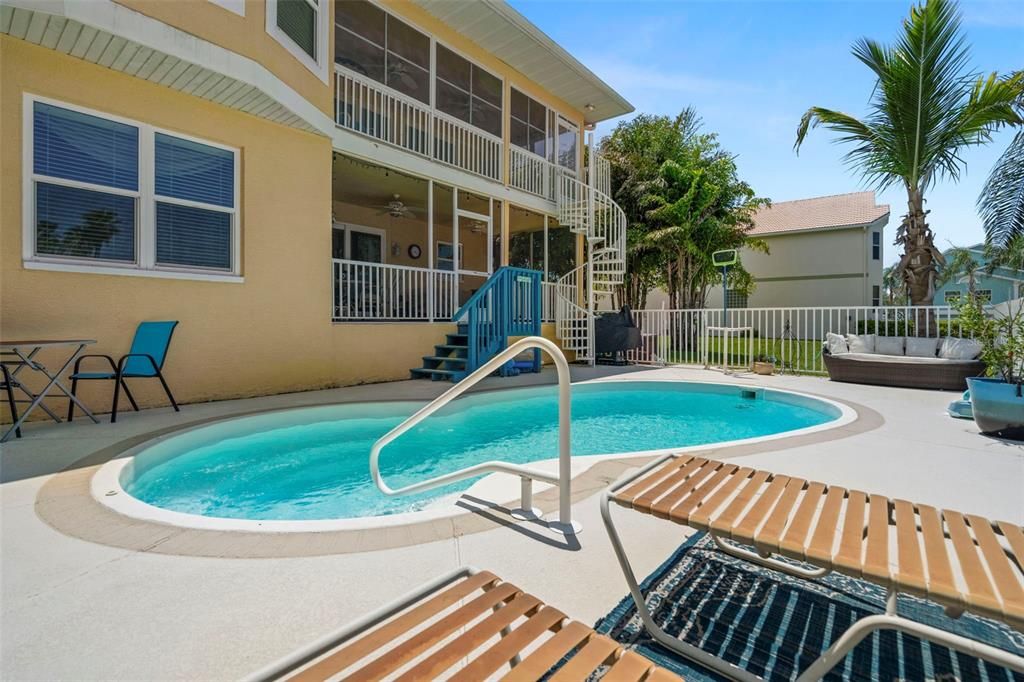 Exterior, Pool