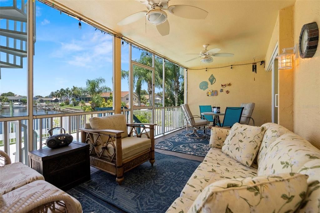 Interior, Living room, Sun Room, Water