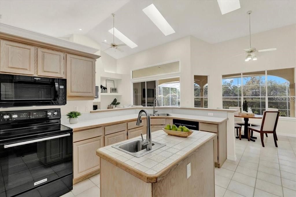 Dining room, Interior, Kitchen, Recessed Lighting, Tile Countertops
