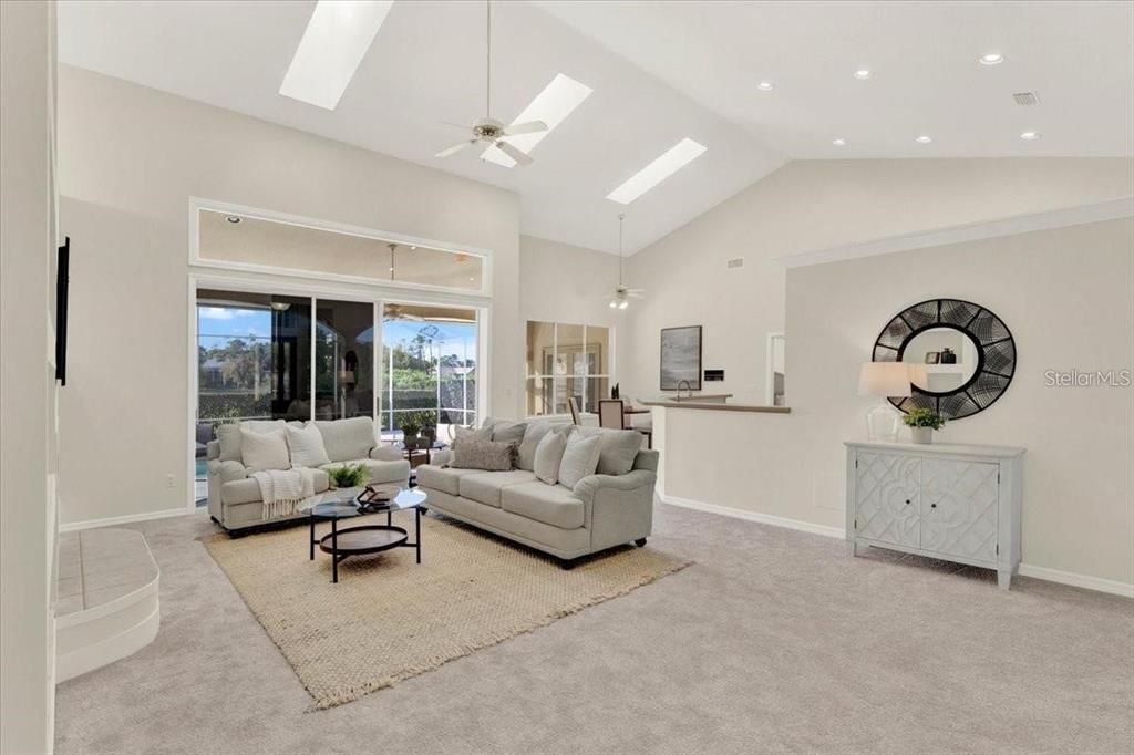 Interior, Living room, Pendant Lights, Recessed Lighting