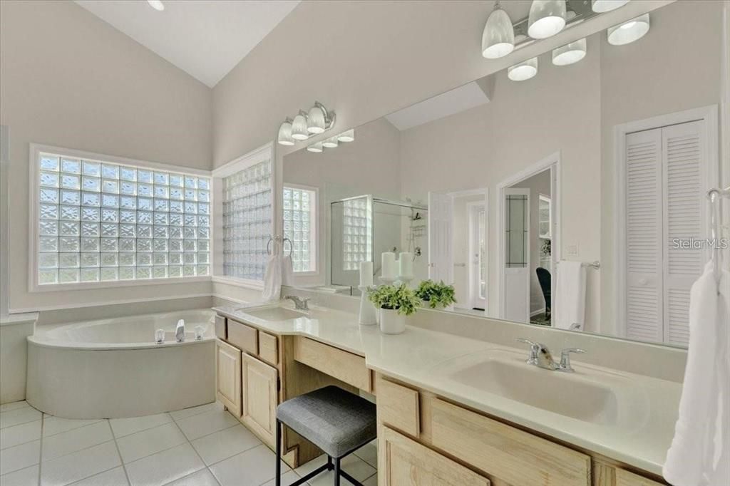Bathroom, Dual Sink Vanities, Interior