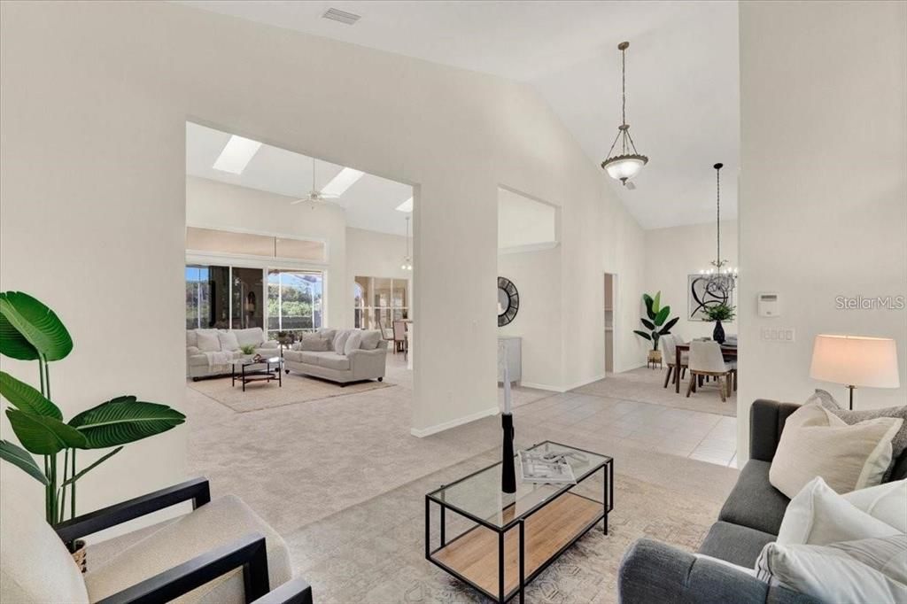 Dining room, Interior, Living room, Pendant Lights
