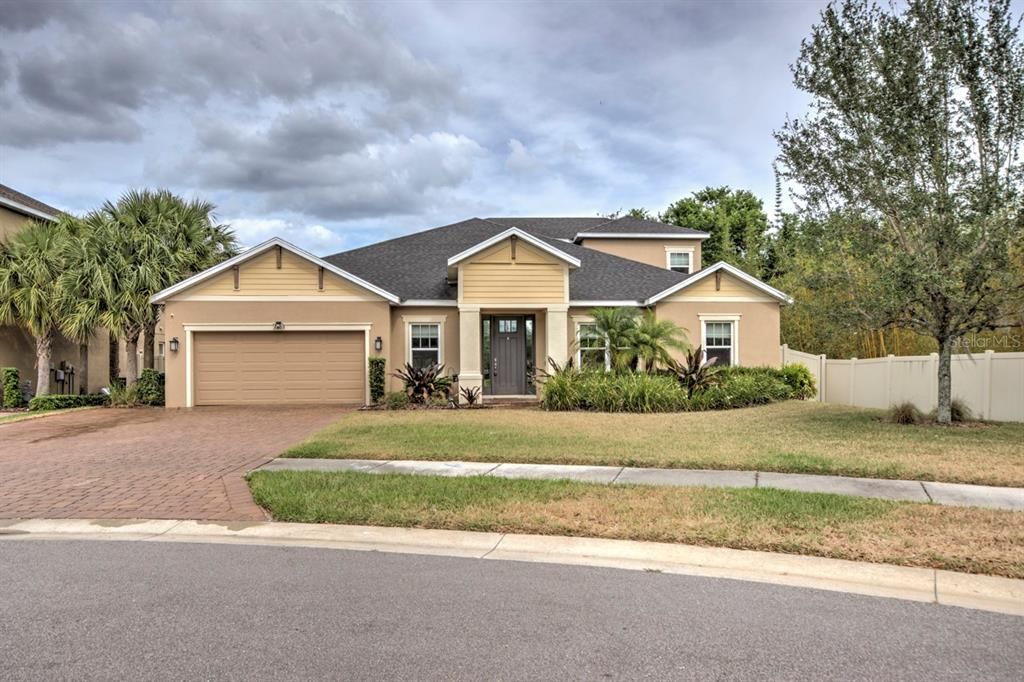 Attached, Exterior, Facade, Ranch
