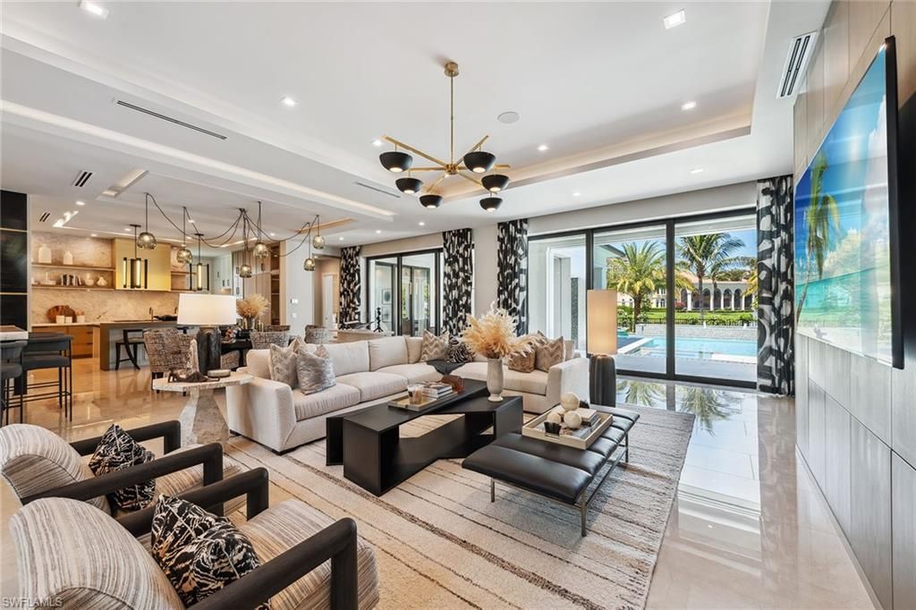 Interior, Kitchen, Living room, Pendant Lights, Recessed Lighting, Stainless Steel Appliances