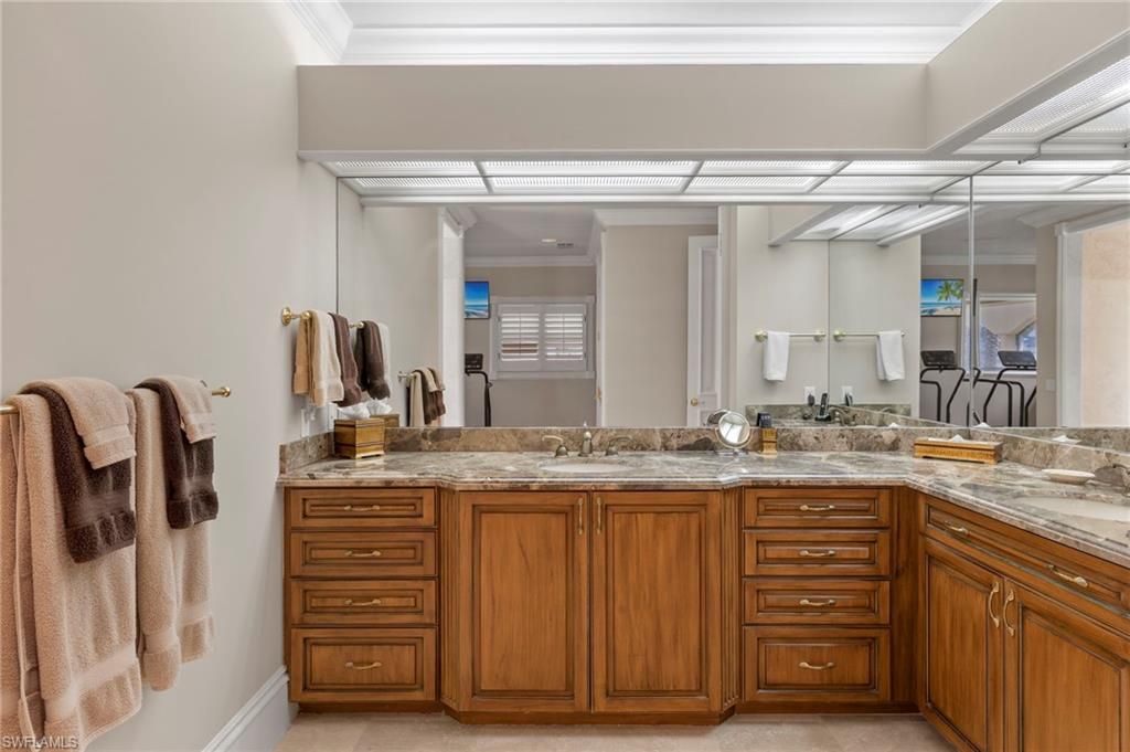 Bathroom, Dual Sink Vanities, Interior