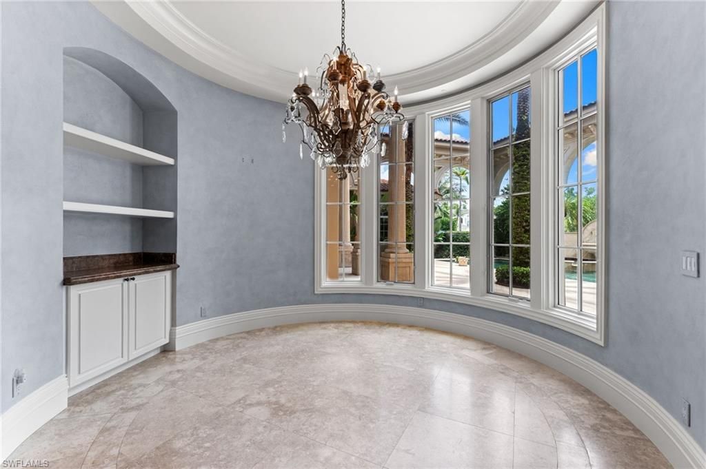 Chandelier, Interior