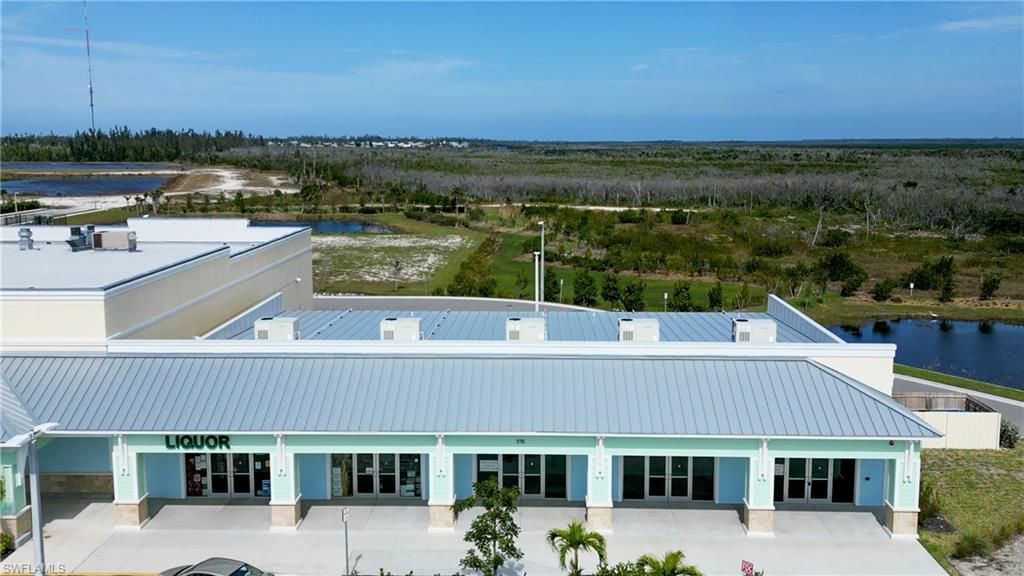 Exterior, Drone