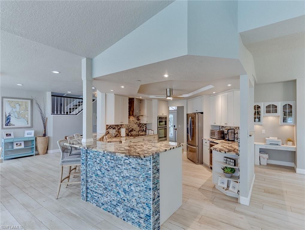 Dining room, Interior, Kitchen, Recessed Lighting, Wood Texture Flooring