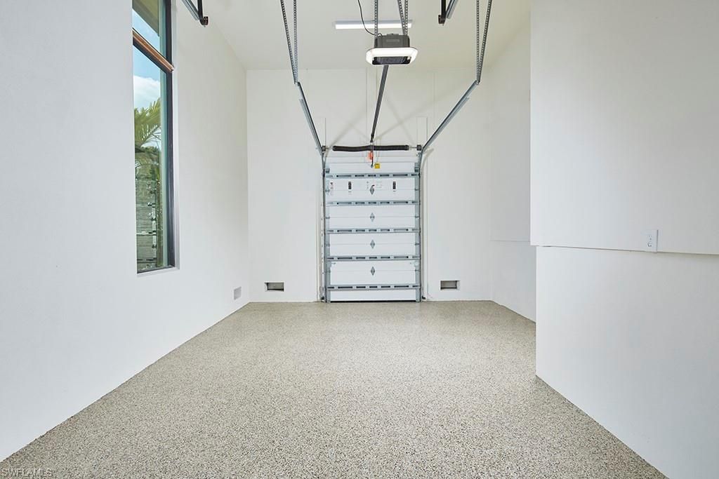Garage, Interior