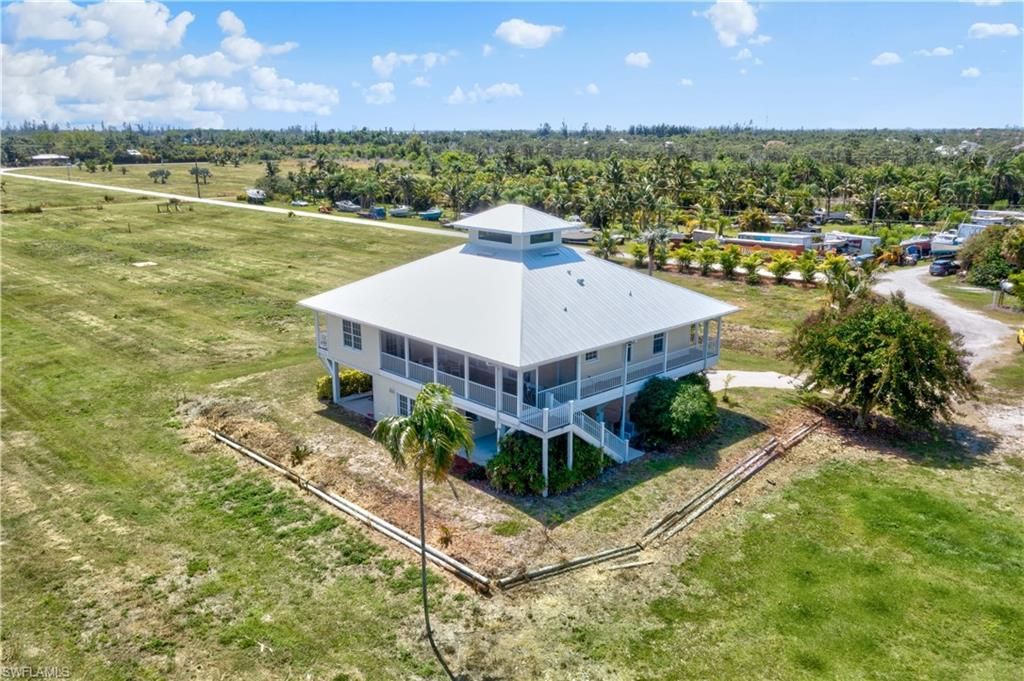 Exterior, Drone