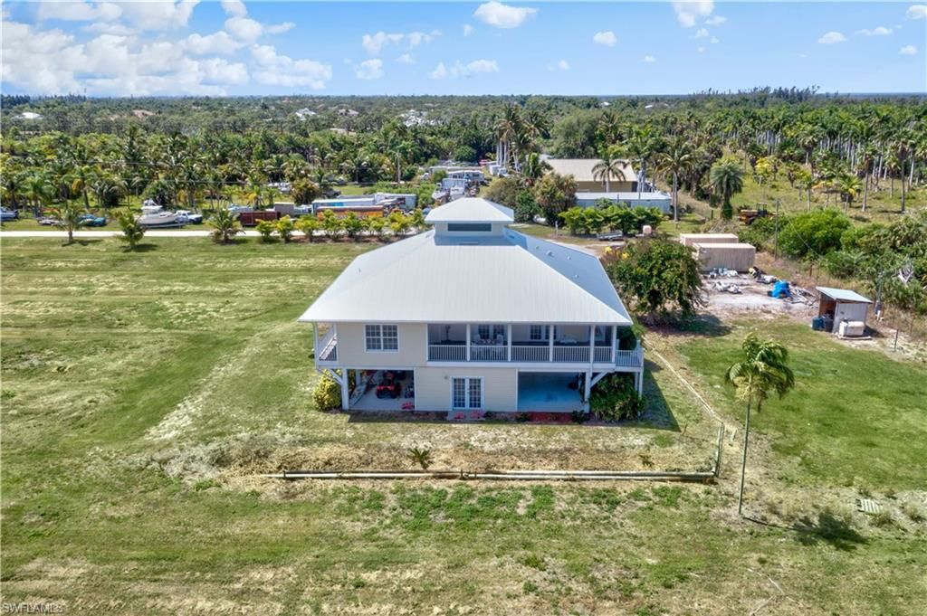 Exterior, Drone
