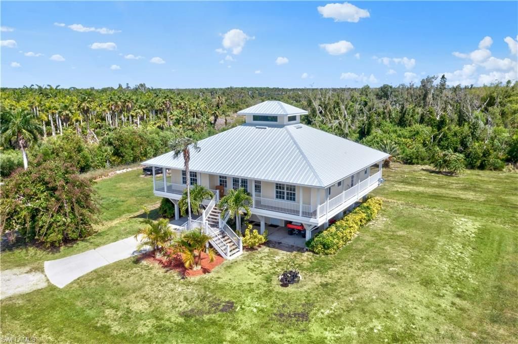 Exterior, Drone