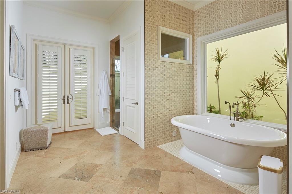 Bathroom, Free Standing Baths, Interior