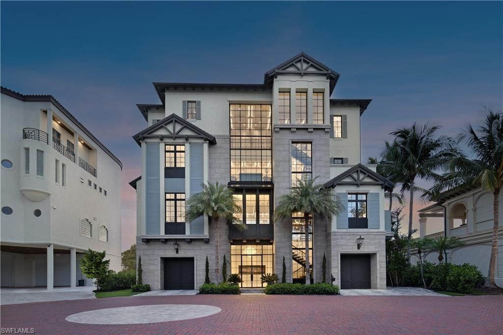 Attached, Exterior, Facade, Tudor Revival