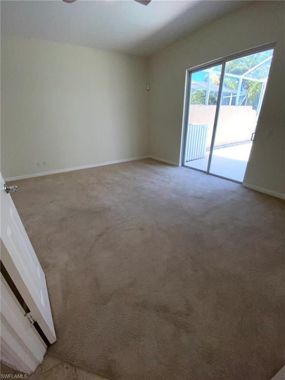 Empty room, Interior