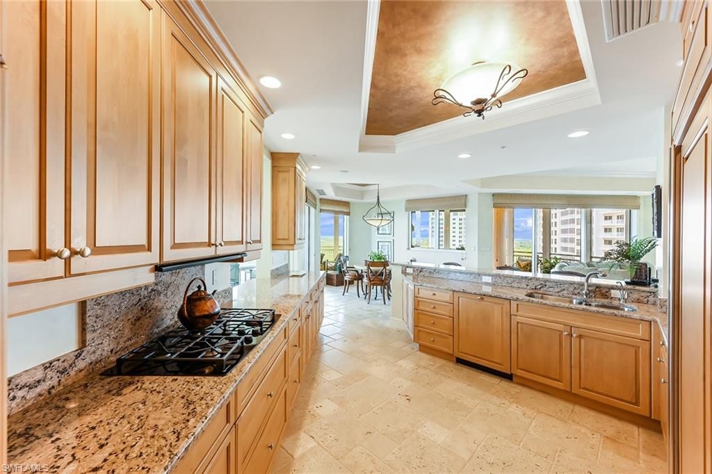 Dining room, Interior, Kitchen, Recessed Lighting