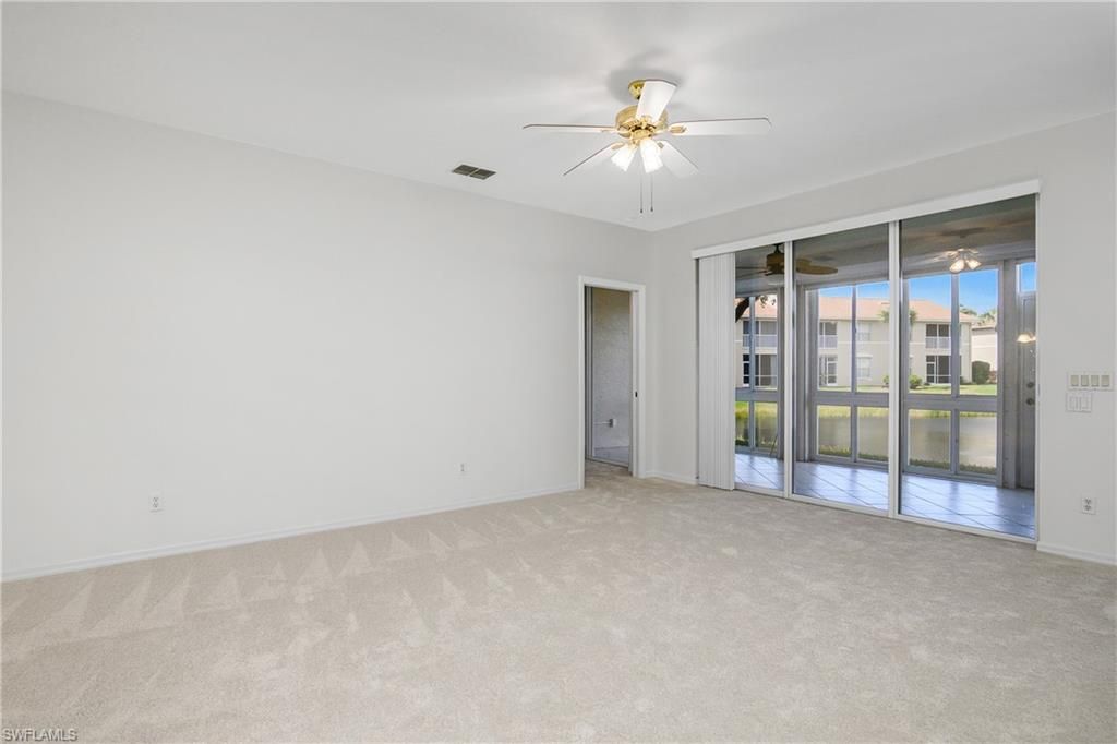Empty room, Interior