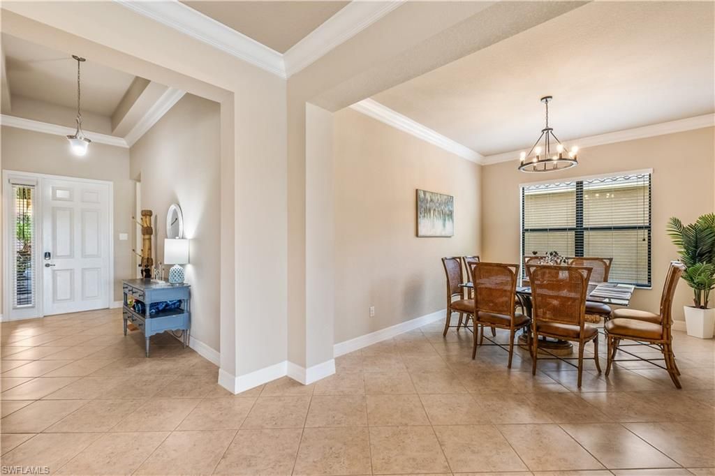 Chandelier, Dining room, Interior, Pendant Lights