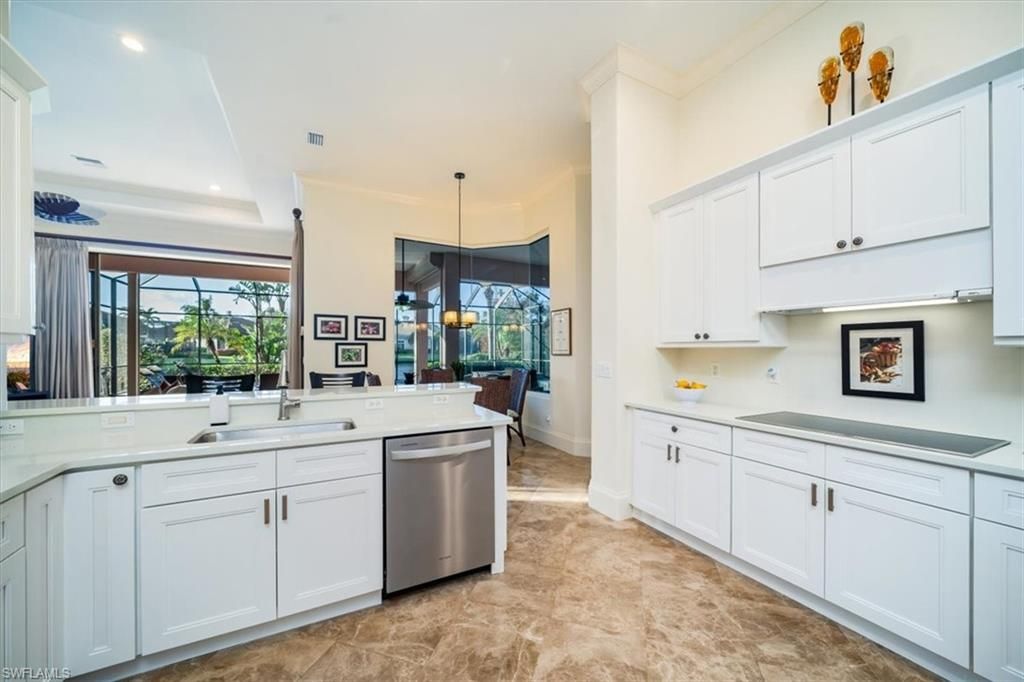 Dining room, Interior, Kitchen, Pendant Lights, Recessed Lighting, Stainless Steel Appliances