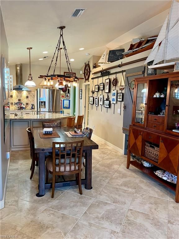 Dining room, Interior, Pendant Lights, Recessed Lighting