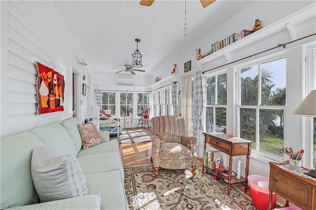 Interior, Living room, Sun Room, Wood Texture Flooring