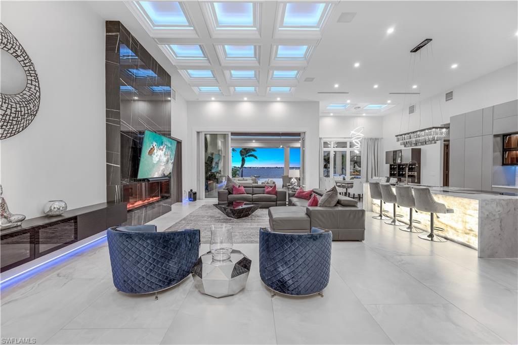 Fireplace, Interior, Living room, Pendant Lights, Recessed Lighting, Water