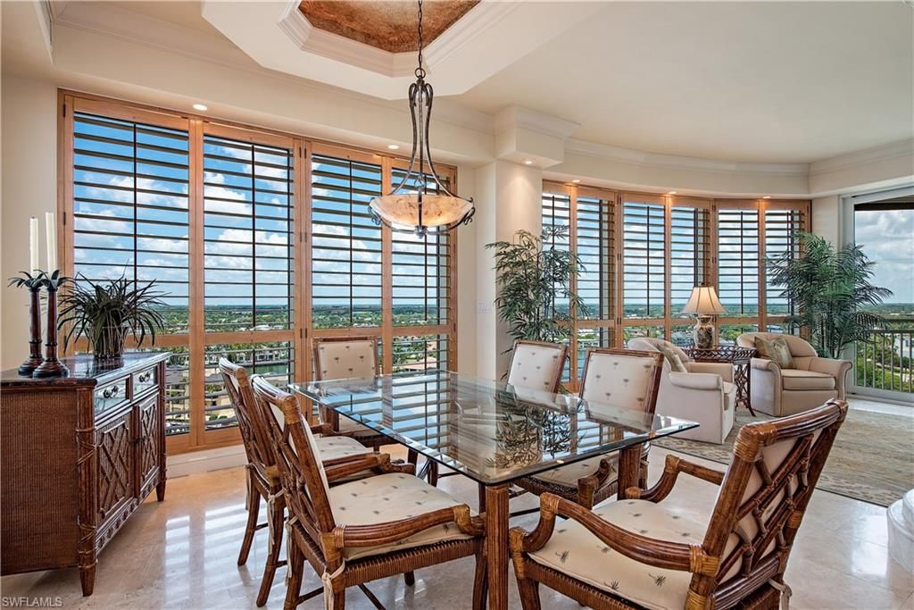 Dining room, Interior, Living room, Pendant Lights