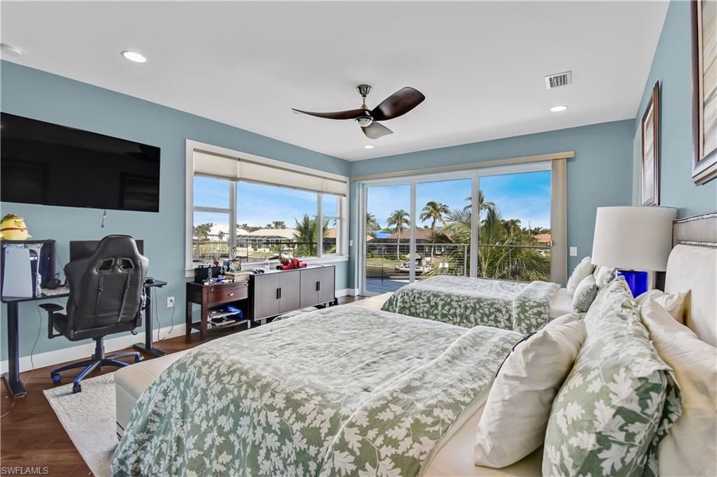 Bedroom, Home Office, Interior, Recessed Lighting, Wood Texture Flooring