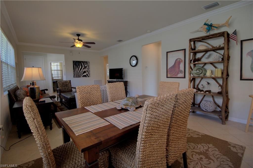 Dining room, Interior