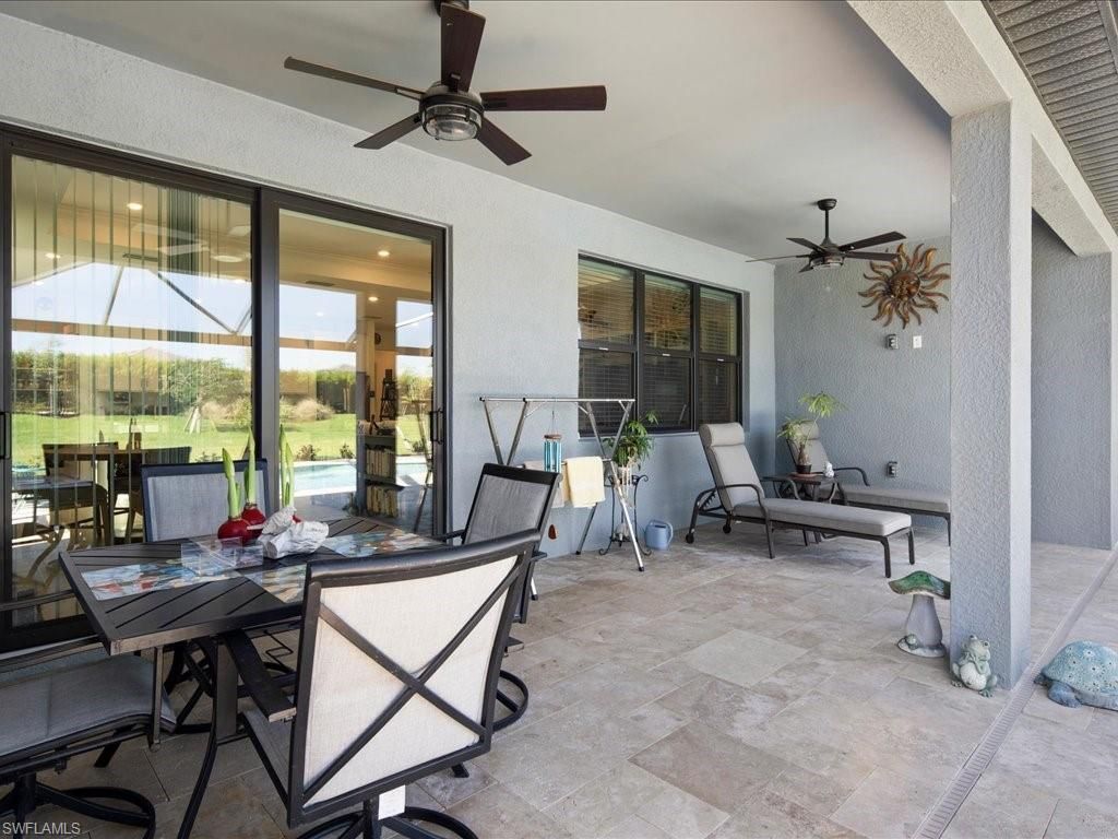 Dining room, Interior