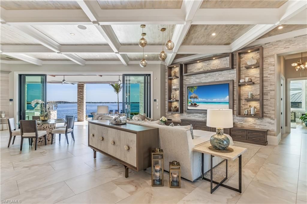 Dining room, Interior, Living room, Pendant Lights, Recessed Lighting, Stone Walls, Water