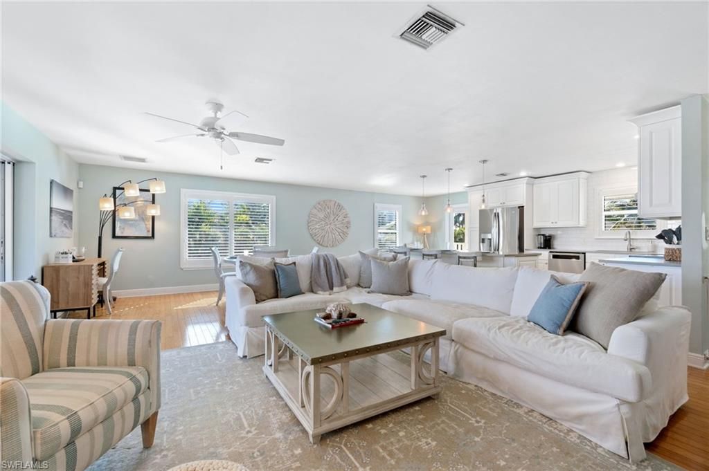 Dining room, Interior, Kitchen, Living room, Pendant Lights, Stainless Steel Appliances, Wood Texture Flooring