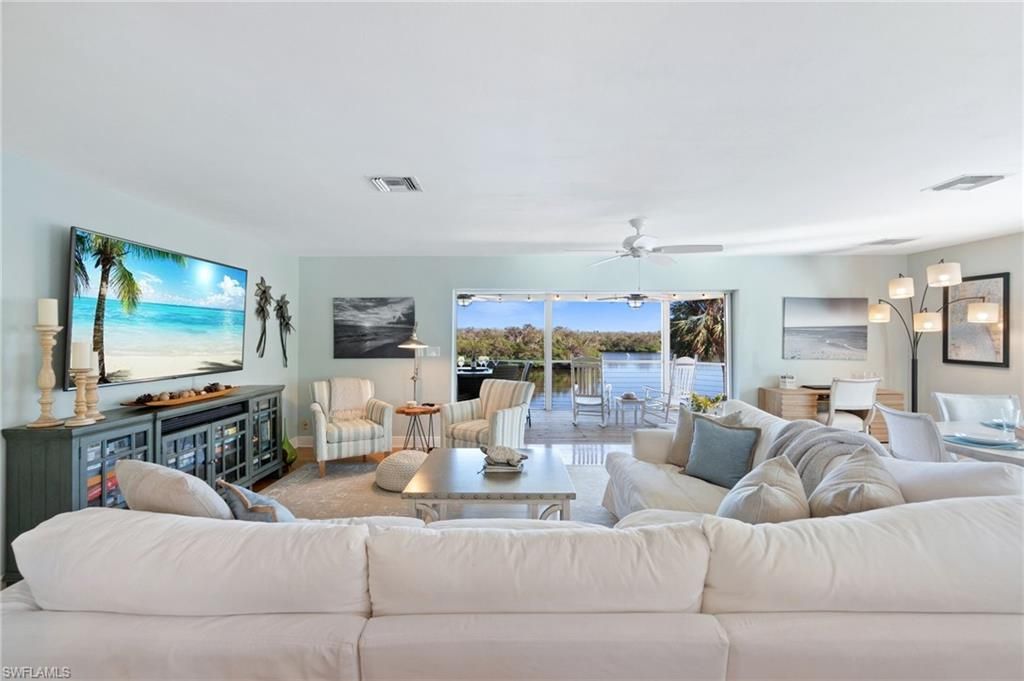 Dining room, Interior, Living room, Water