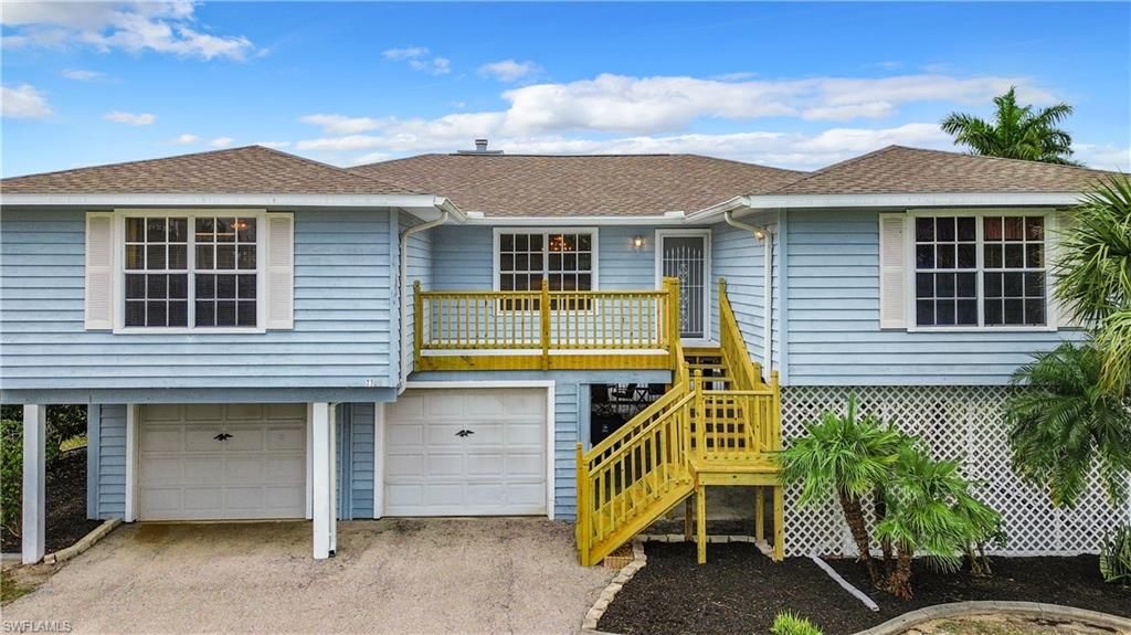 Attached, Exterior, Facade, Raised Ranch
