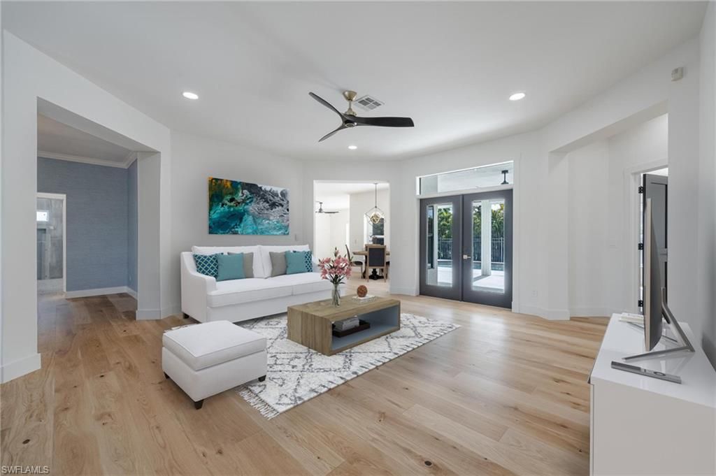 Interior, Living room, Recessed Lighting, Wood Texture Flooring