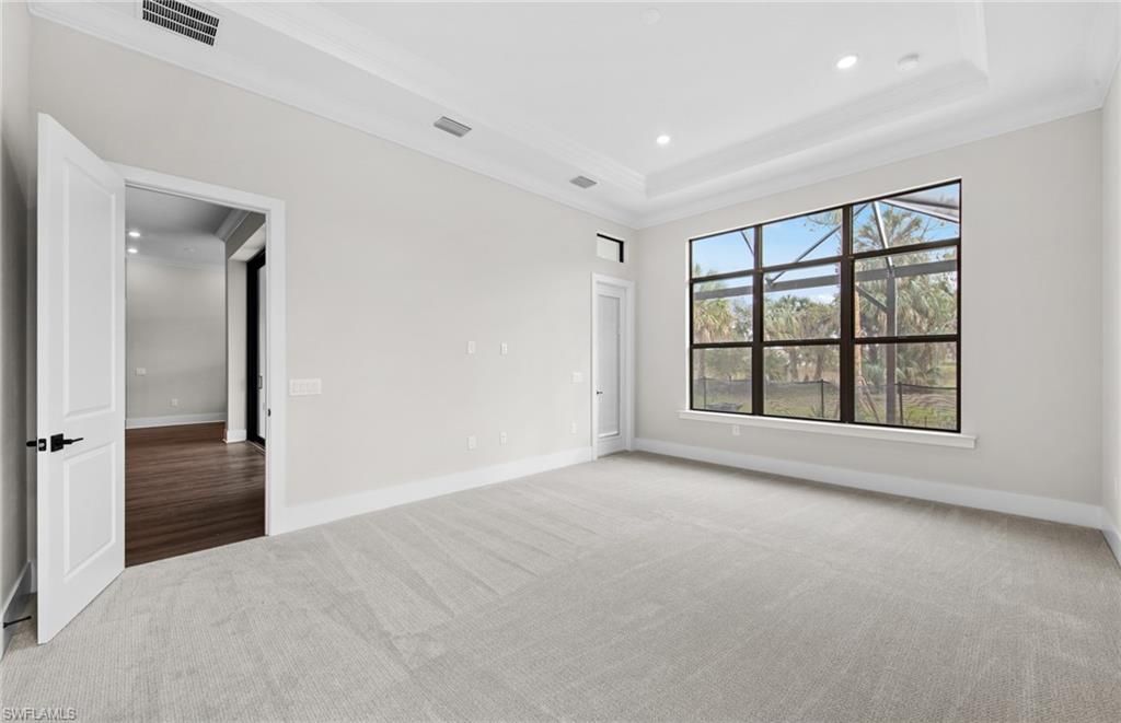 Empty room, Interior, Recessed Lighting