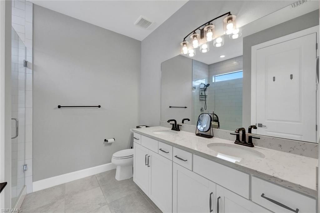 Bathroom, Dual Sink Vanities, Interior