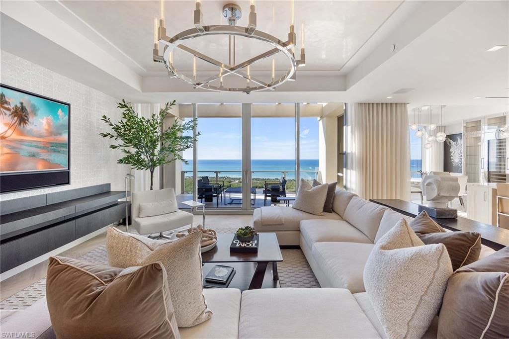 Chandelier, Dining room, Interior, Living room, Pendant Lights, Recessed Lighting, Water