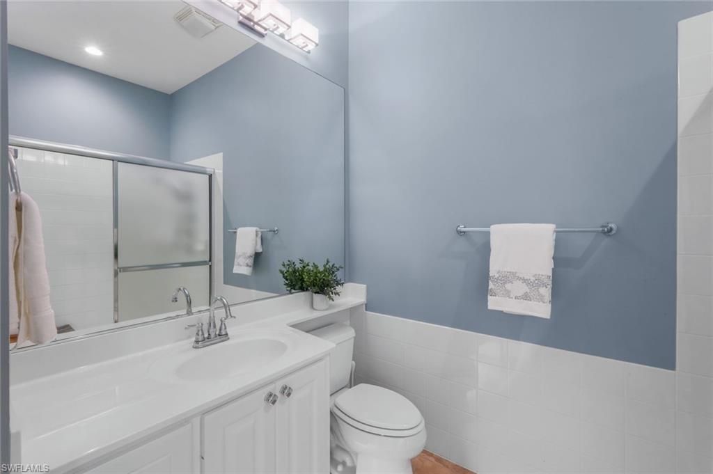 Bathroom, Interior, Recessed Lighting, Wood Texture Flooring