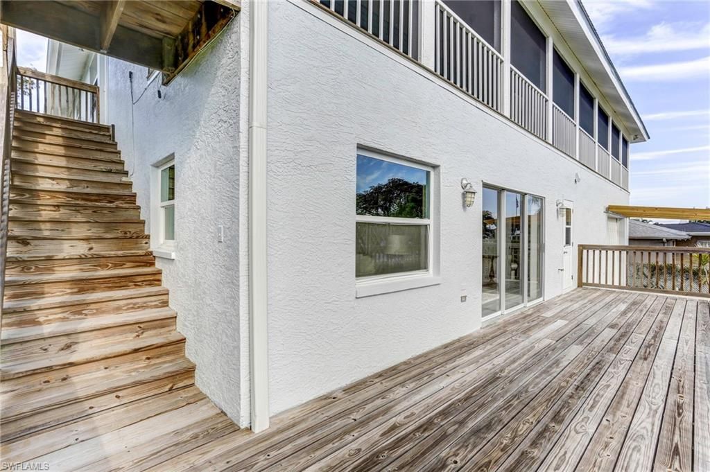 Exterior, Wood Texture Flooring