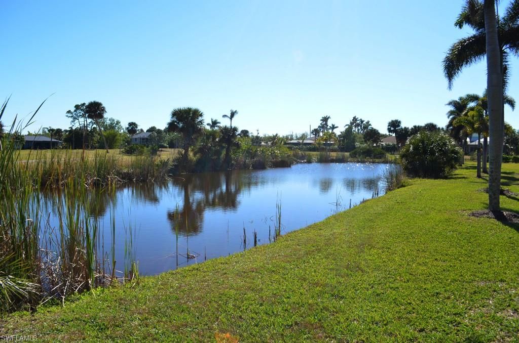 Exterior, Lake