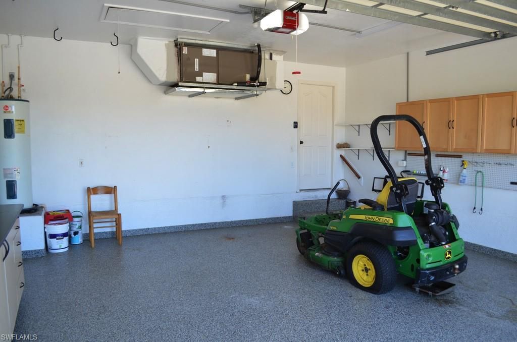Garage, Interior