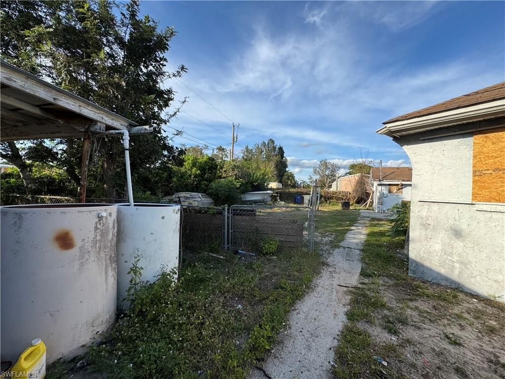 Backyard, Exterior