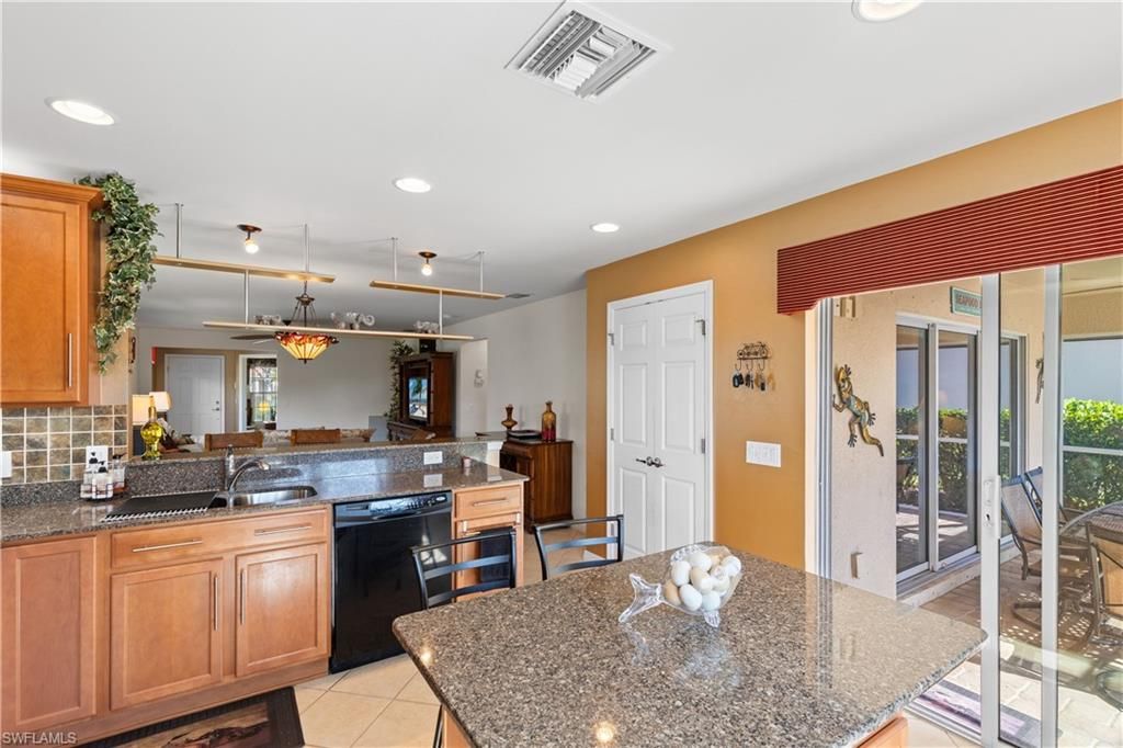 Dining room, Interior, Kitchen, Recessed Lighting