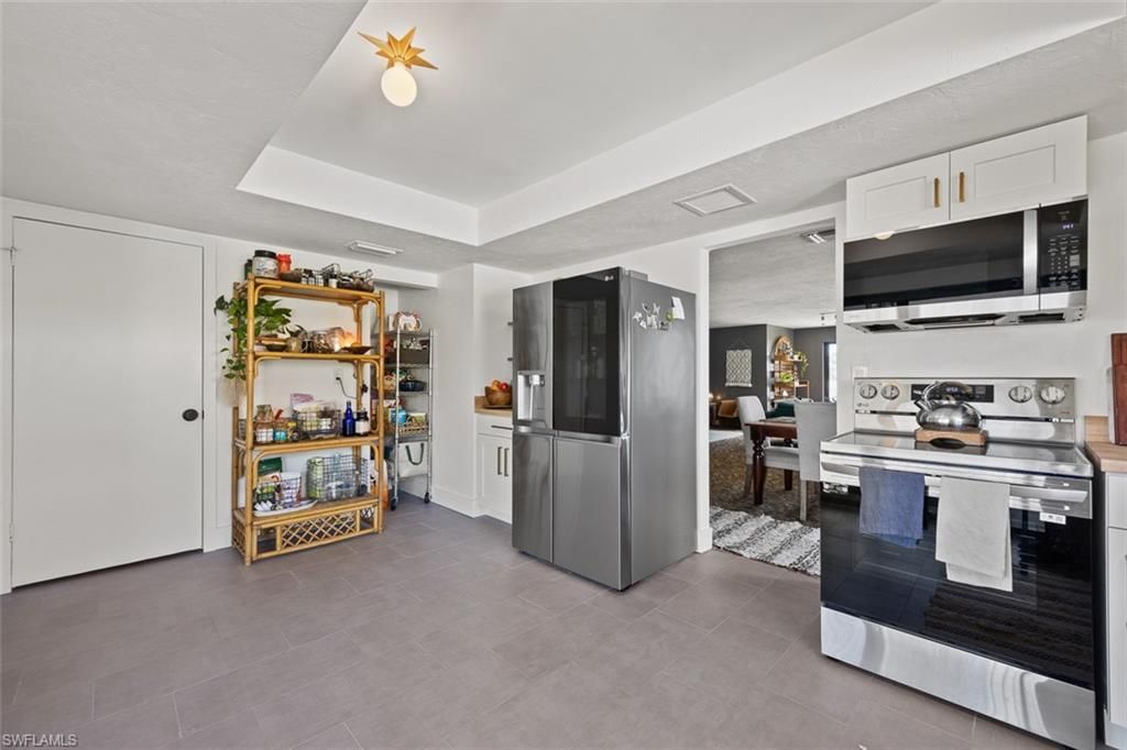 Dining room, Interior, Kitchen, Stainless Steel Appliances