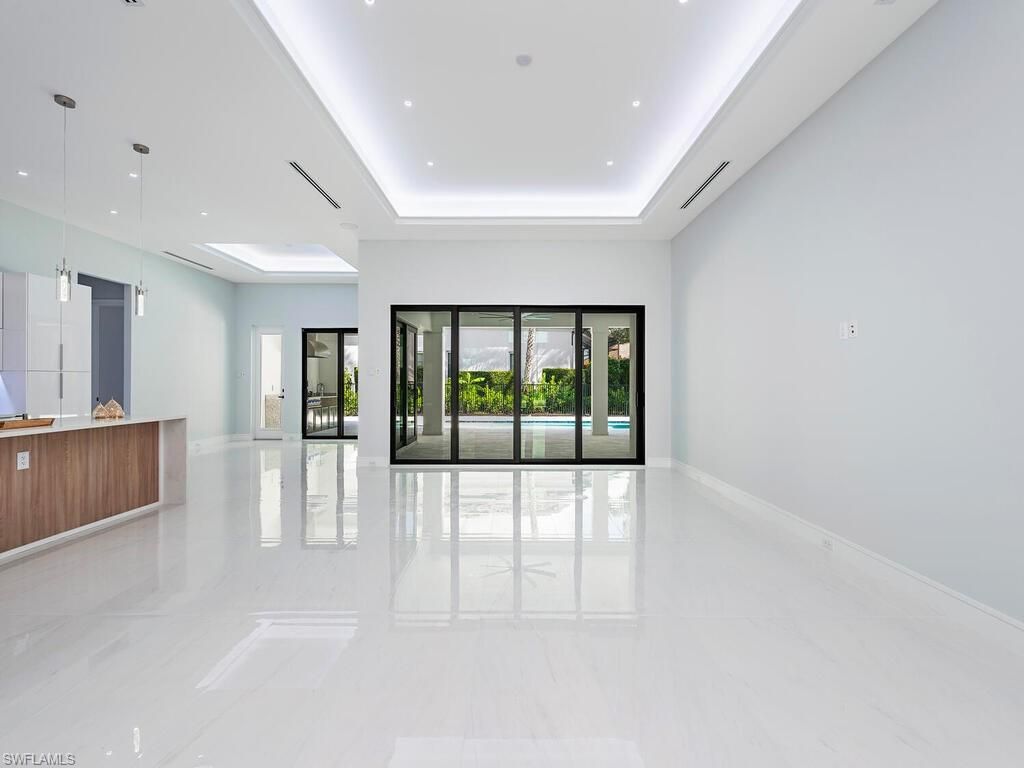 Empty room, Interior, Pendant Lights, Recessed Lighting