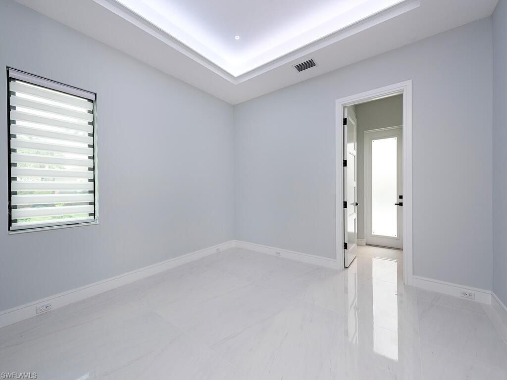 Empty room, Interior, Marble, Recessed Lighting
